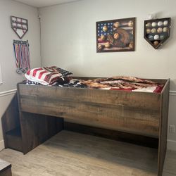 Ashley Furniture Twin Bed 🛏️ 