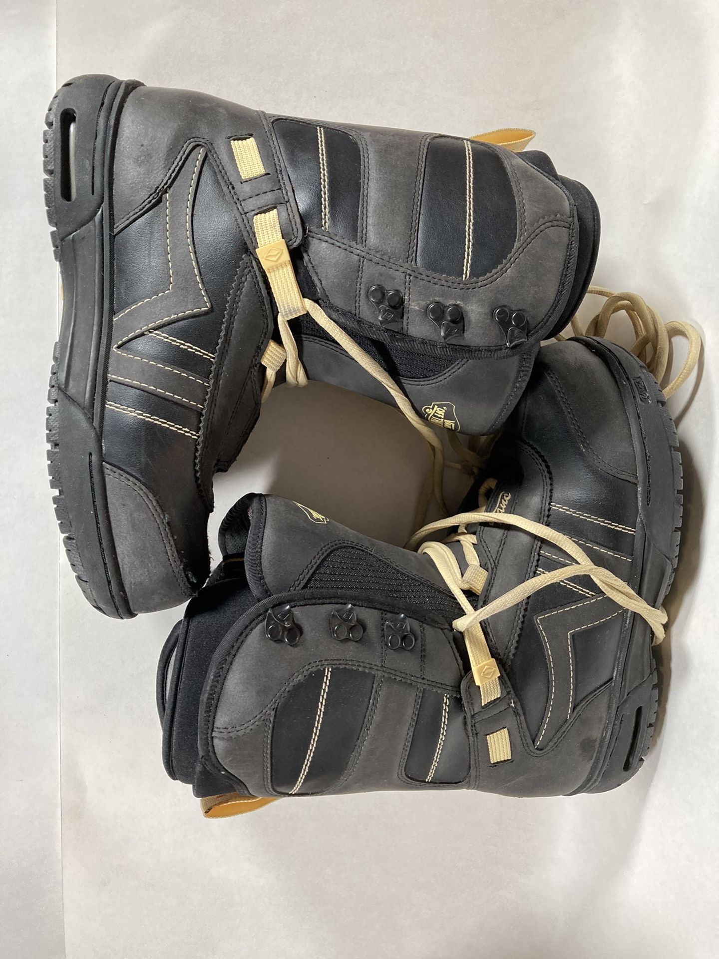 Women’s Vans Snowboarding Boots