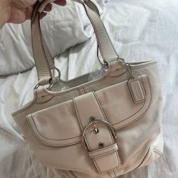 Vintage Coach Soho White Leather Buckle Flap Tote 9637