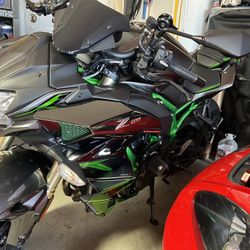 2023 Kawasaki Zh2-SE