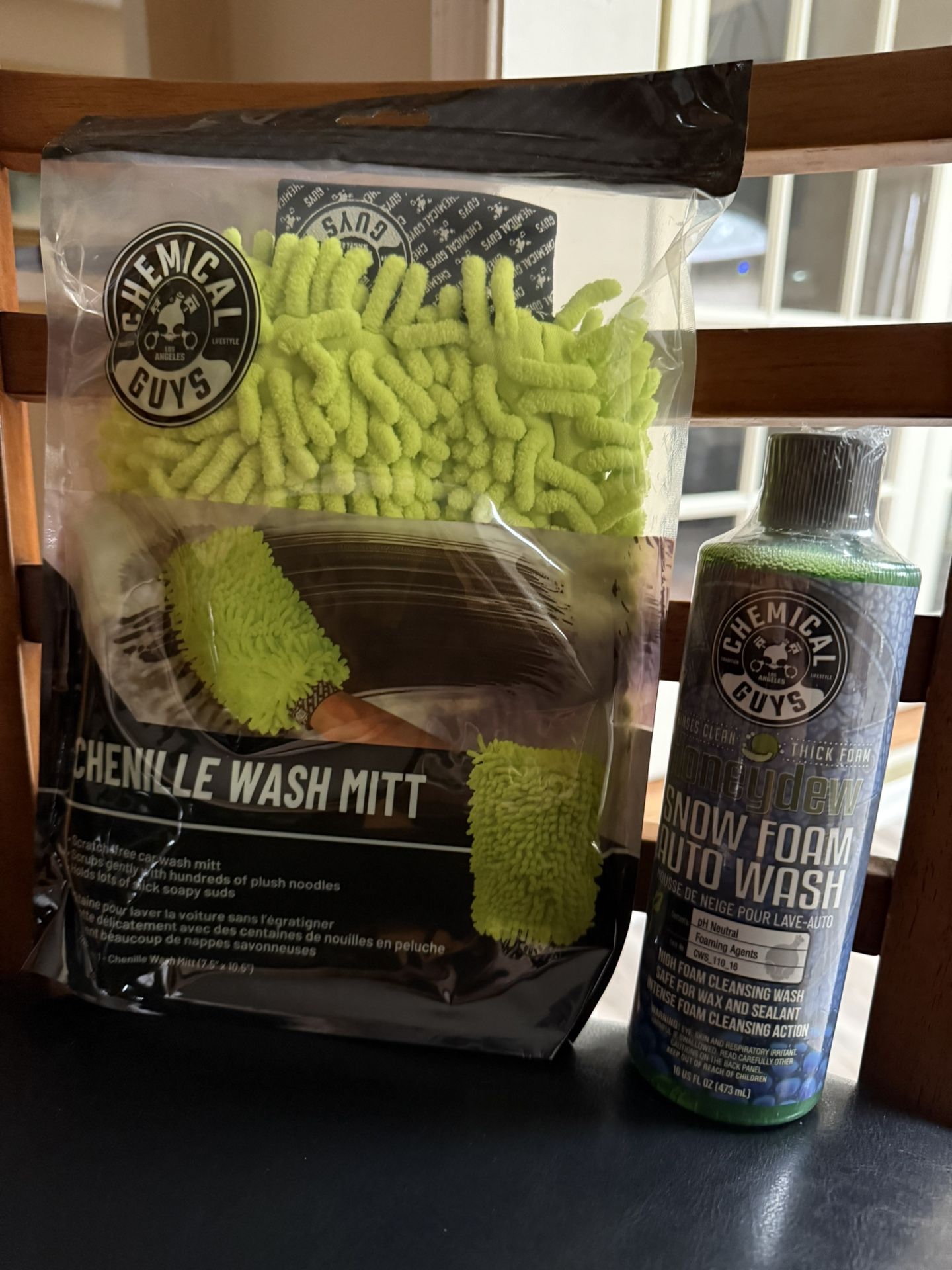 Chemical Guys Wash Mitt + Honeydew Snow Foam Bundle – Brand New & Unopened! 🚗✨