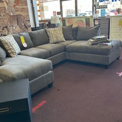 3pc Gray Sectional 