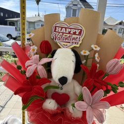 Snoopy Pipe Cleaner Bouquet. Valentines Gift 