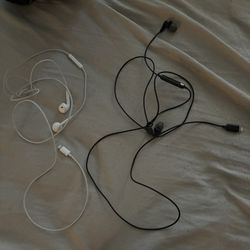 2 Iphone headphones