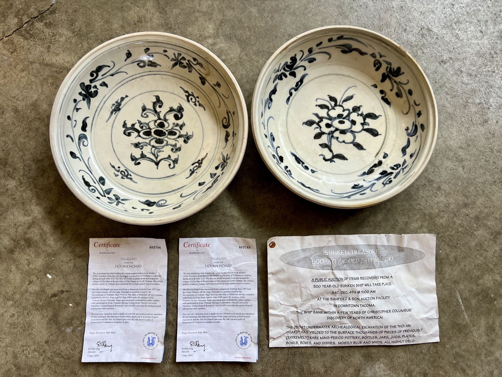 Hoi An Hoard Vietnam Shipwreck Blue & White Ceramic Dishes Certificate of Authenticity 15th Century