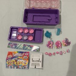 Hatchimals CollEGGtibles Unicorn family playset