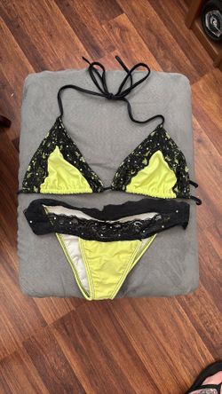 Yellow lace scrunch bikini