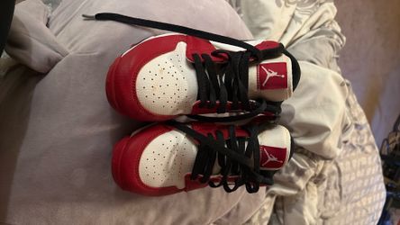 Cleats size 6 youth