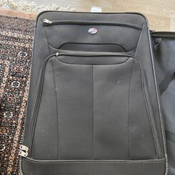 American Tourister Medium Suitcase Luggage