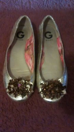 Guess flats