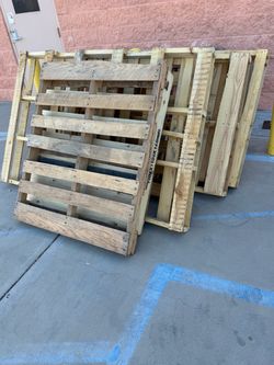 FREE 6 Wooden Pallets