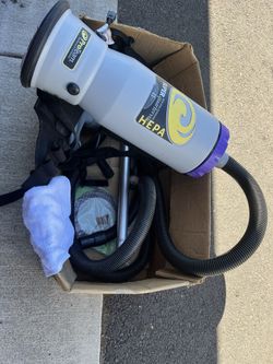 Vacuum backpack