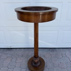Old Colony Furniture & Co Plant Stand