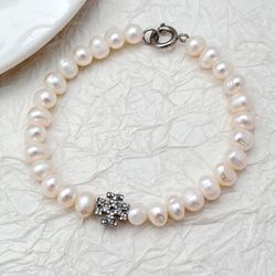 Tory Burch Pearl Bracelet With Silver Diamond Logo
