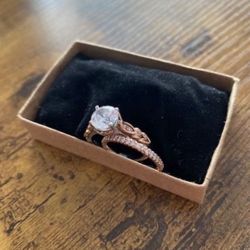 Miadonna 14k Wedding Band Set