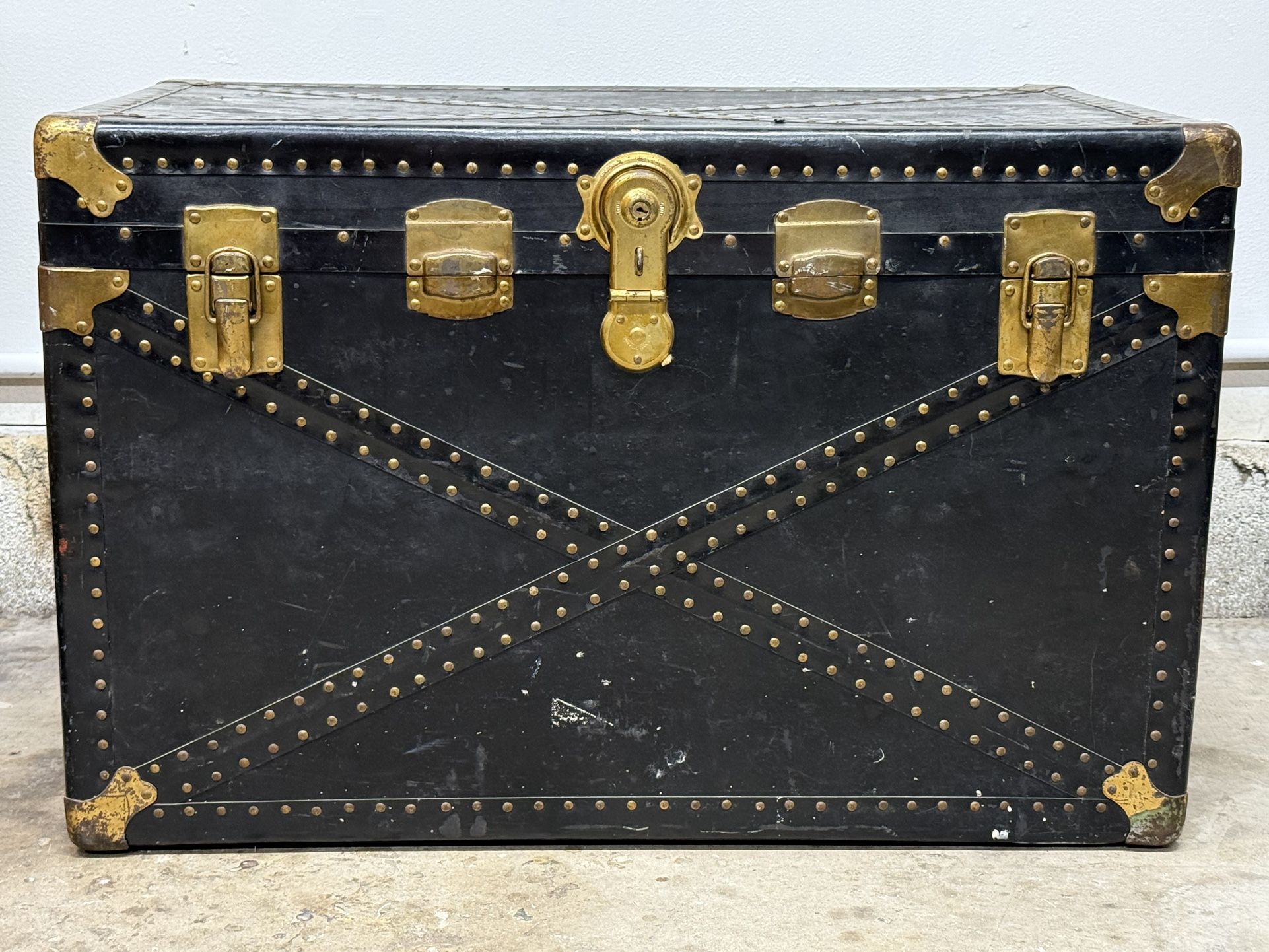 Antique chest, steamer truck