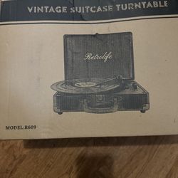 New Retrolife Vintage Suitcase Turntable 
