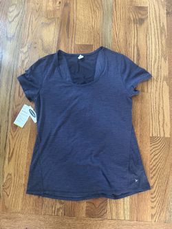 Old navy brand new w tags active shirt size medium