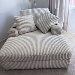 Love Seat// Sofá for 2