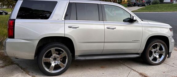 22 inch rims, 6 Lugs