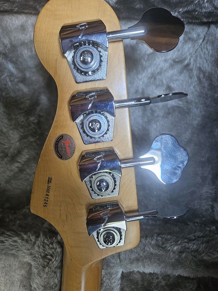 Vendo Guitar Bass Precision Made In Usa