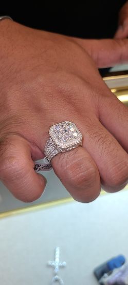 Sterling silver c.z. unisex ring... very nice