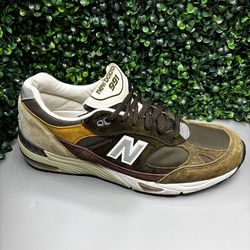 New Balance 991 Sneakers
