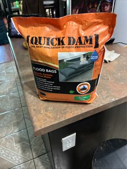 Quick dam flood bags