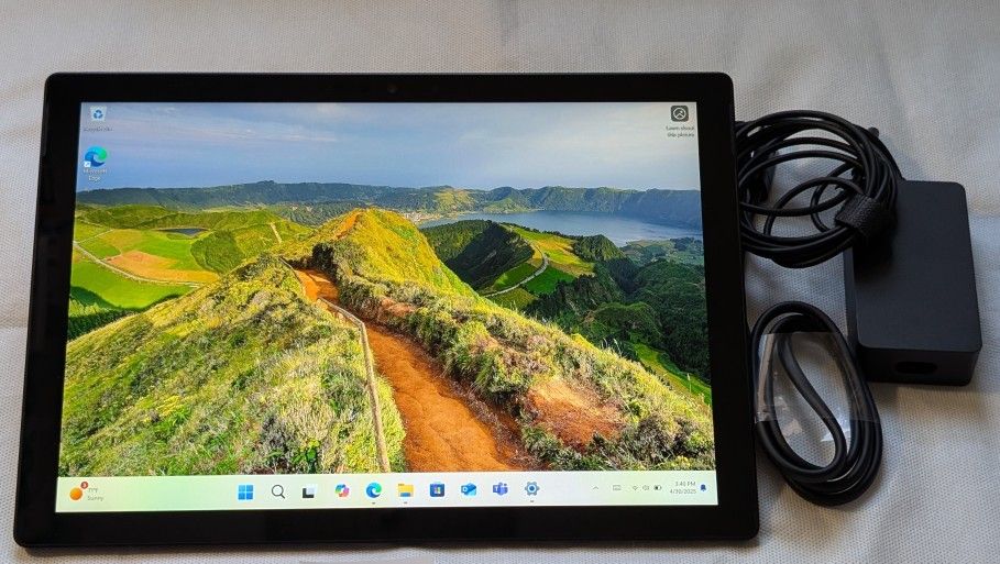 VERY NICE MICROSOFT SURFACE PRO 7 WINDOWS 11 TABLET i5 Processor