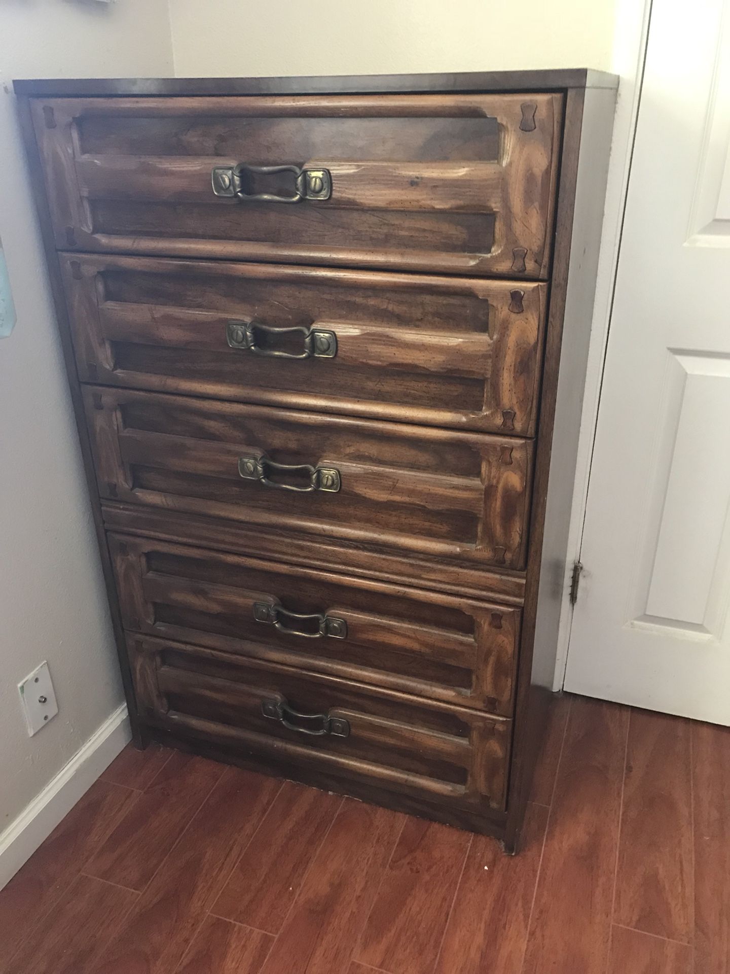 Cabinet/closet with 5 drawers