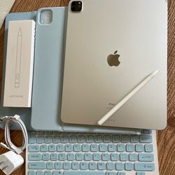 iPad Pro 12.9” (2020 model) 4th Generation 512GB with  keyboard case and pen & Accessories