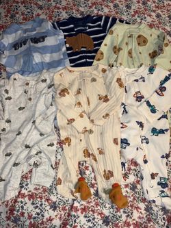 Newborn baby clothes 12 items