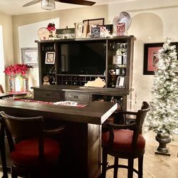 Entertainment Bar
