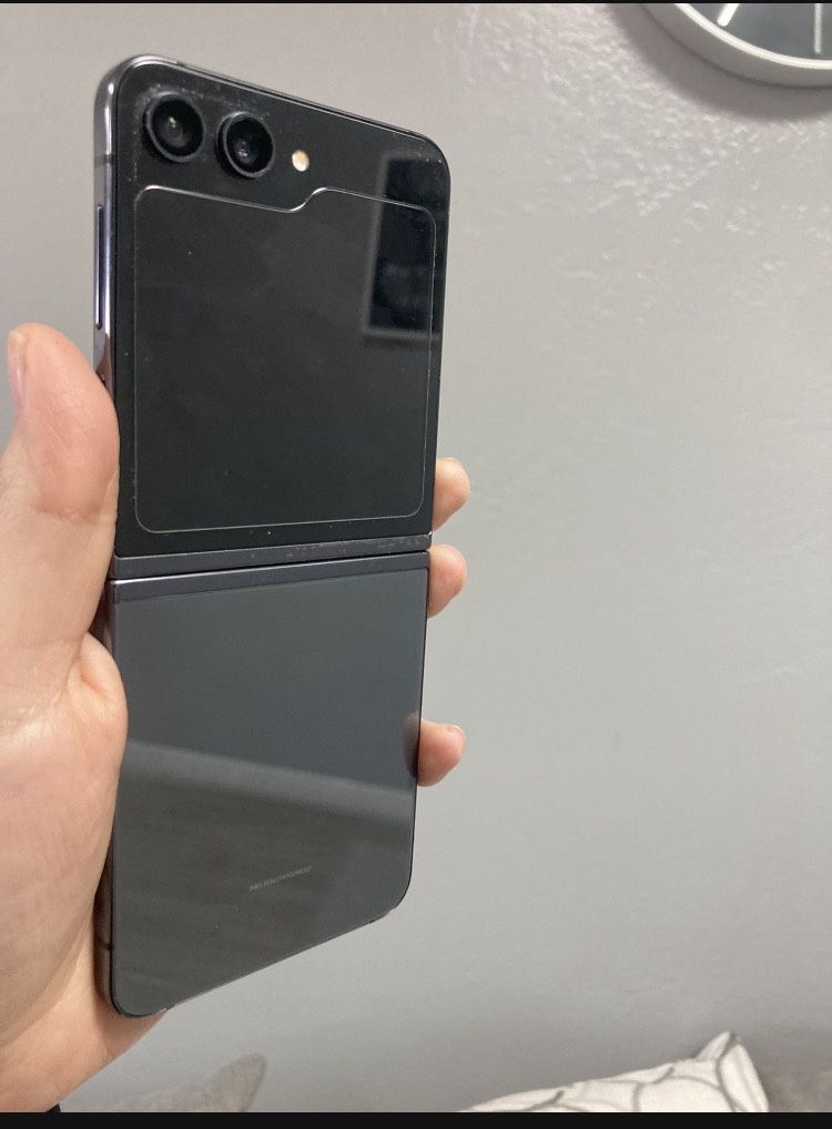 Samsung Galaxy Z Flip 5 Unlocked 256 GB