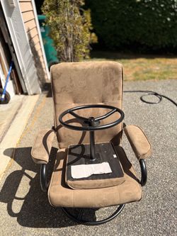 Nice reclining chair with stool