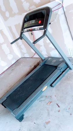 Treadmill gold's gym 450  step tech