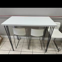 Table & Chairs Resturant 