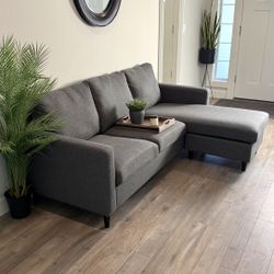 Grey Couch (FREE Delivery!🚚)