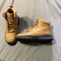Nike Manoa Leather Youth Size 13c  Kids Wheat Black Sneakers Boots BQ5372-700