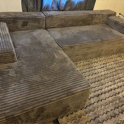 couch boneless 106”