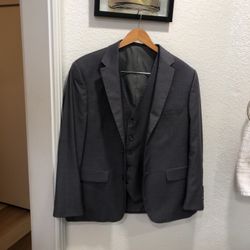 PRONTO UOMO Men’s Dress Jacket And Vest Gray SZ. 42 Short /36 Waist. Excellent Condition 