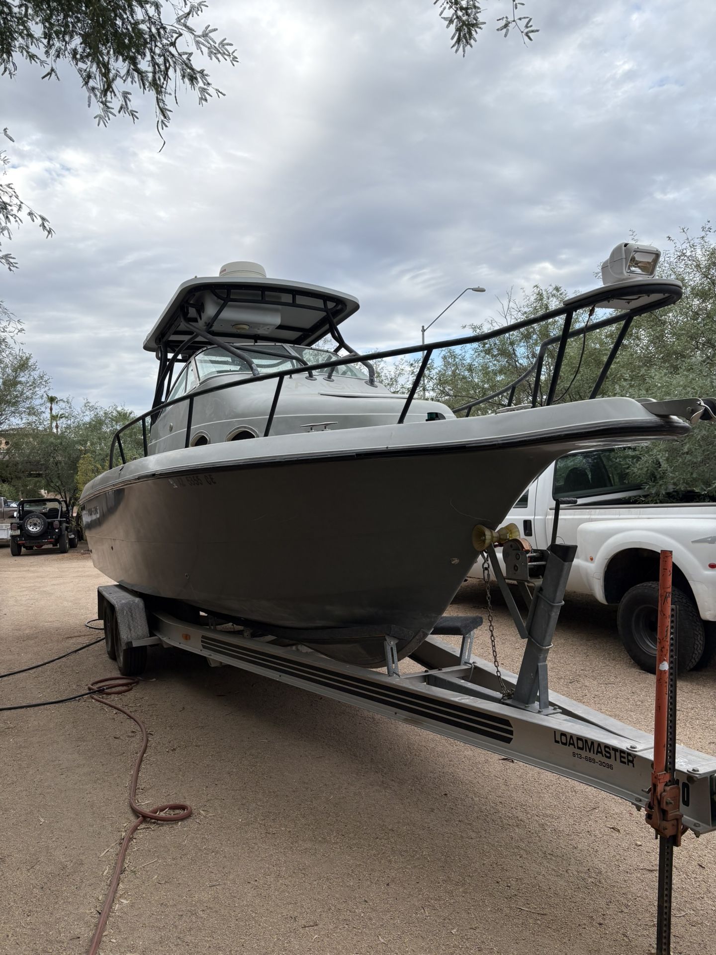 2000 Pro Line walk around Boat