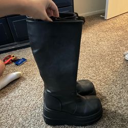 Demonia Black Shaker 100  Size 9
