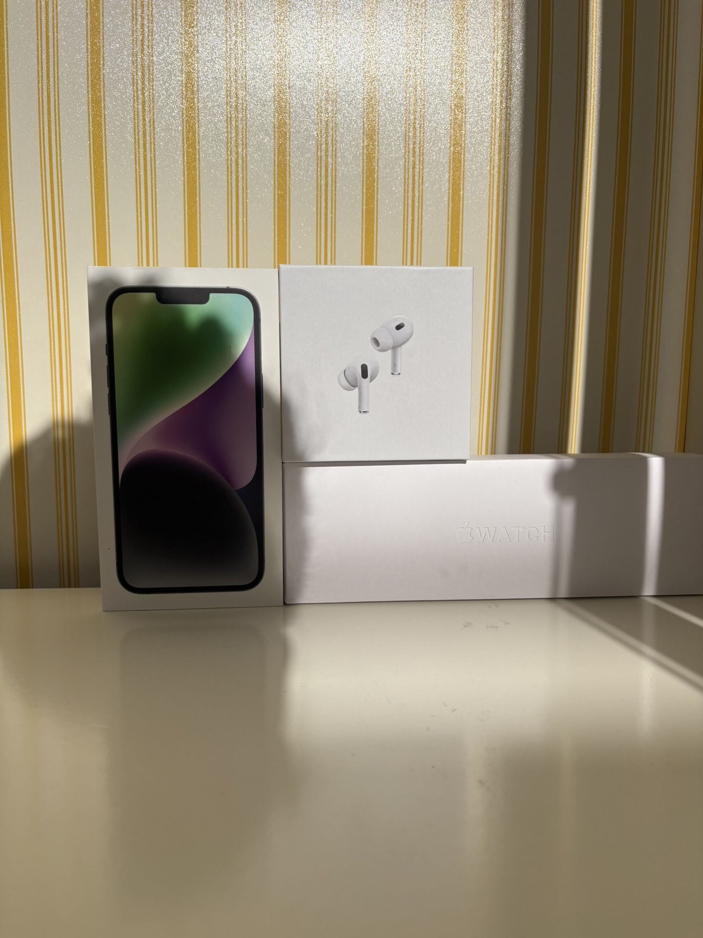 iPhone 14 Plus HUGE BUNDLE, LIMITED TIME 🔥🔥🔥