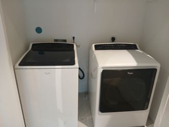 Whirlpool Washer and Dryer Set smart