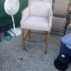 Living Room Chair 29 And 1/2 From The Floor To The Top Of The Seat 18 And 1/2 Wide