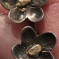 Vtg. Sterling Silver Jewelry Screwback Small Flower Earrings 1/2"