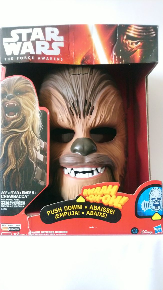 Star Wars The Force Awakens Chewbacca Electronic Mask B3226. Condition is New. Shipped with USPS Priority Mail.