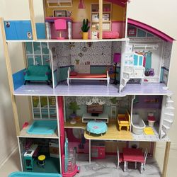 Barbie Play House 