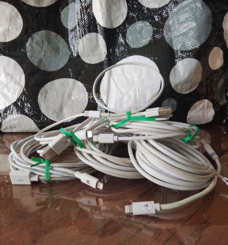 6 Apple Phone Cables Of Various Lengths